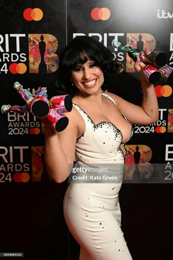 Raye Nude Leaks Photo 7