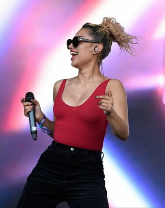 Raye Nude Leaks Photo 13