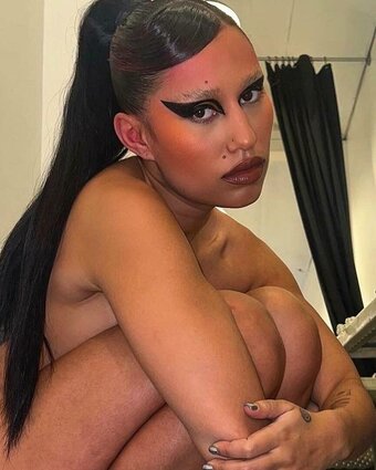 Raye Nude Leaks Photo 16