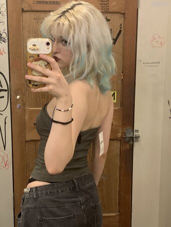 raylein_ / rereschneider / victoria.rae Nude Leaks OnlyFans Photo 1