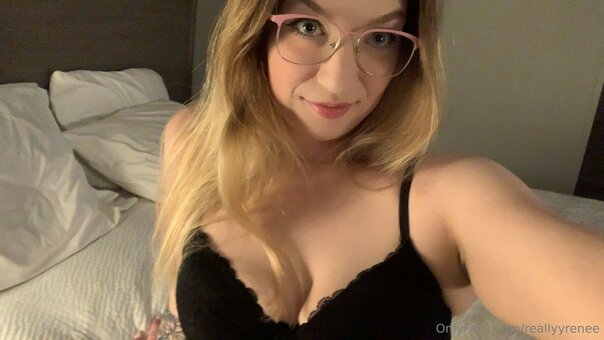 reallyyrenee Nude Leaks Photo 3