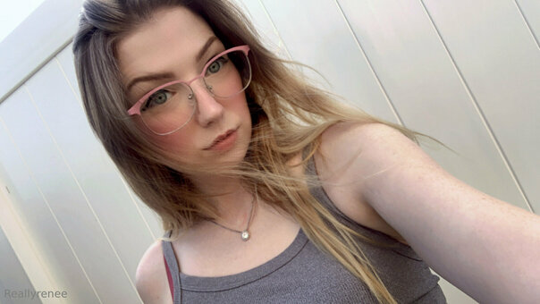 reallyyrenee Nude Leaks Photo 14