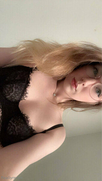 reallyyrenee Nude Leaks Photo 19