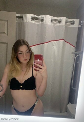 reallyyrenee Nude Leaks Photo 21