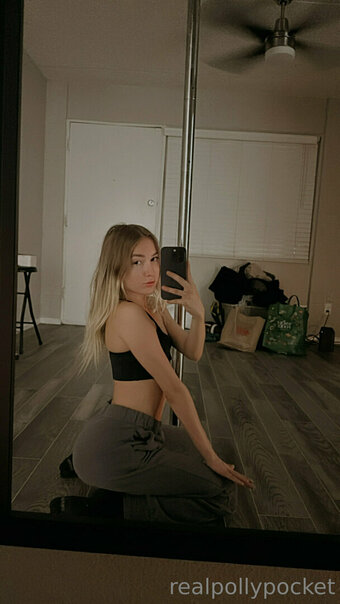 realpollypocket Nude Leaks Photo 8