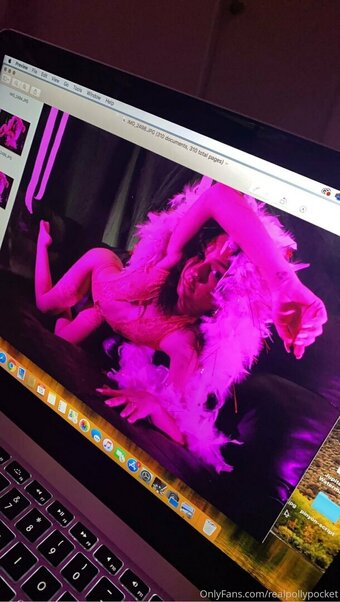 realpollypocket Nude Leaks Photo 17
