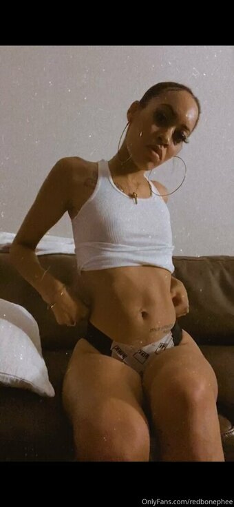 redbonephee Nude Leaks Photo 17
