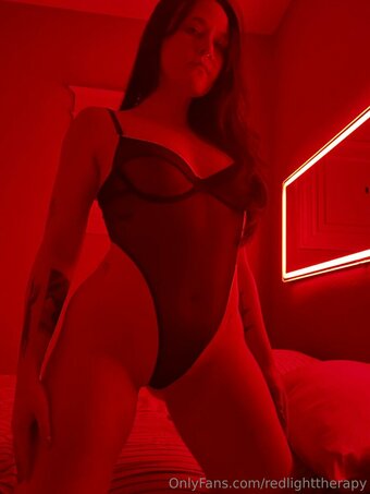 redlighttherapy Nude Leaks Photo 3