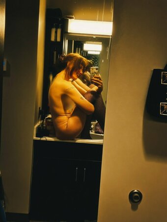 Redtopdocs / telurv1sion / vie Nude Leaks Photo 6