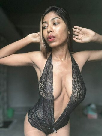 _reshu_u_ Nude Leaks Photo 8