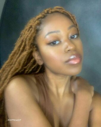 Riele Downs / rieledowns Nude Leaks Photo 1