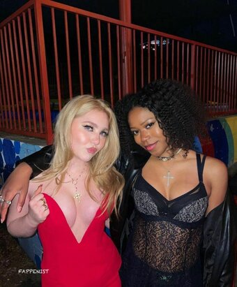 Riele Downs / rieledowns Nude Leaks Photo 10