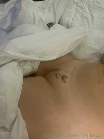 rieslingvb Nude Leaks Photo 9