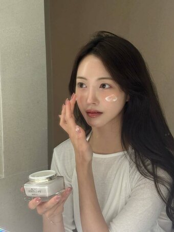rilaccoco / Coco Lee Nude Leaks Photo 3