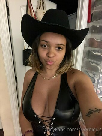 riverbleu7 Nude Leaks Photo 2