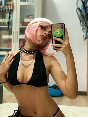 RoachHasFeelingsToo Nude Leaks Photo 8