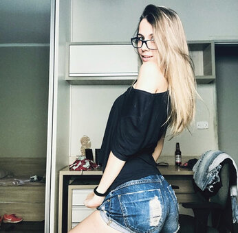 Roberta Pfaff / robertapfaff Nude Leaks Photo 4