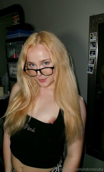 robinnruby / robinnr3by Nude Leaks OnlyFans Photo 16