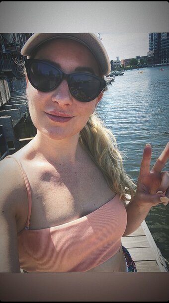 Robyn Adele Anderson / robynadeleanderson Nude Leaks Photo 7