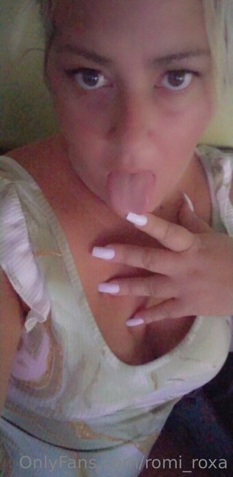 romi_roxa Nude Leaks Photo 11