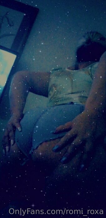 romi_roxa Nude Leaks Photo 13