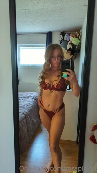 rorapickle Nude Leaks Photo 24