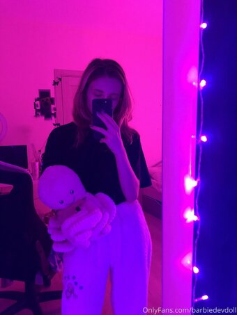 Roxane /  / barbiedevdoll / latelierderoxane / rox4y_ / roxanefroxy Nude Leaks OnlyFans Photo 9