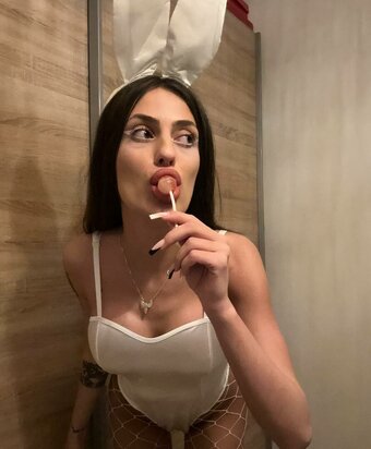 RoxiGrr / Roxi Grr Bae / Roxigr98 / Yourbaeroxi / Yourlocalbaeroxi Nude Leaks OnlyFans Photo 4