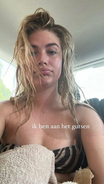Roxy Dekker Nude Leaks Photo 2