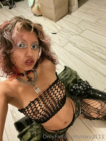 Roxyz111 / holiestsuccubus Nude Leaks OnlyFans Photo 1