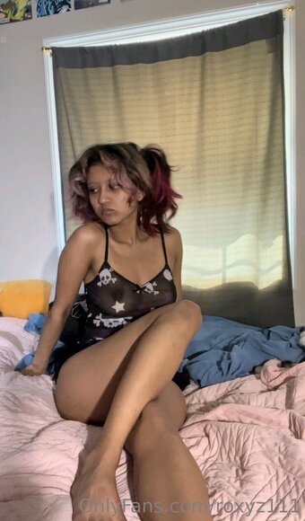 Roxyz111 / holiestsuccubus Nude Leaks OnlyFans Photo 23
