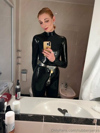 rubberpervs Nude Leaks Photo 4