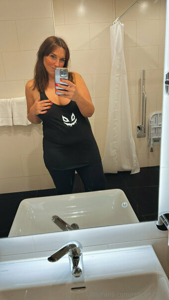 rubycattrall Nude Leaks Photo 10