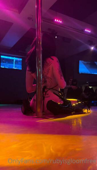 rubyisgloomfree Nude Leaks Photo 9