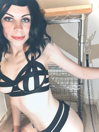 Rubyrailed / mxrubyrailed / ruby.jade.sapphire Nude Leaks OnlyFans Photo 1