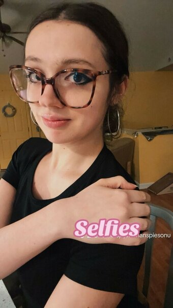 rubyvstiktok / redsruby666 / rubyvstheworld Nude Leaks OnlyFans Photo 1