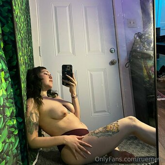 Ruemew / rueruemew Nude Leaks OnlyFans Photo 3