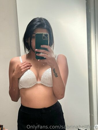 sabrinahellfiree Nude Leaks Photo 26