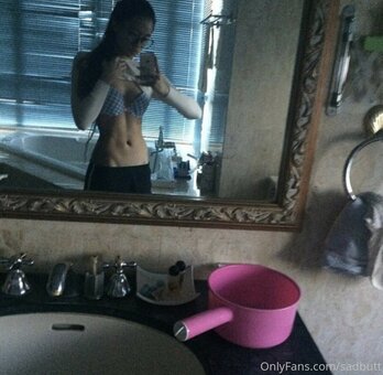 Sadbutt Nude Leaks OnlyFans Photo 16