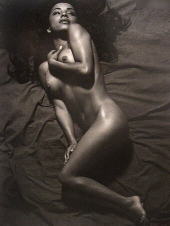 Sade Nude Leaks Photo 2