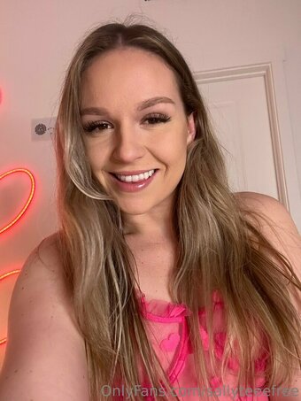 sallyteeefree Nude Leaks Photo 9