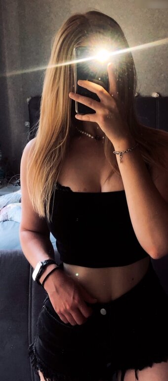 Sara Schaffhäuser Nude Leaks Photo 4