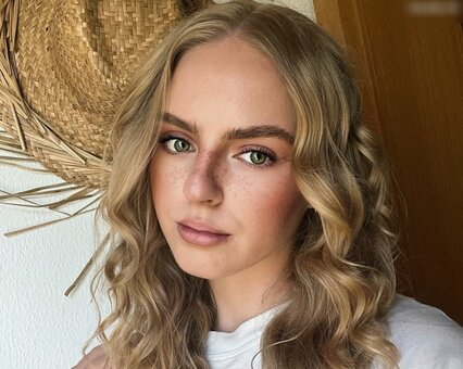 Sara Schaffhäuser Nude Leaks Photo 9