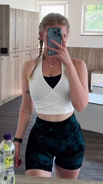 Sara Schaffhäuser Nude Leaks Photo 10