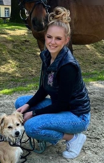 Sara Schaffhäuser Nude Leaks Photo 17