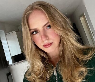 Sara Schaffhäuser Nude Leaks Photo 19