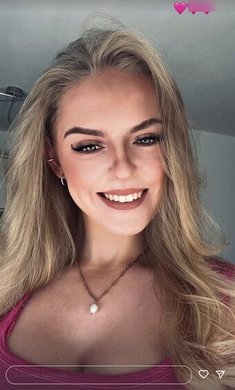 Sara Schaffhäuser Nude Leaks Photo 30