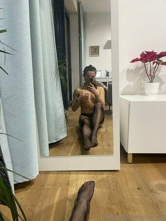 saraglen Nude Leaks Photo 4