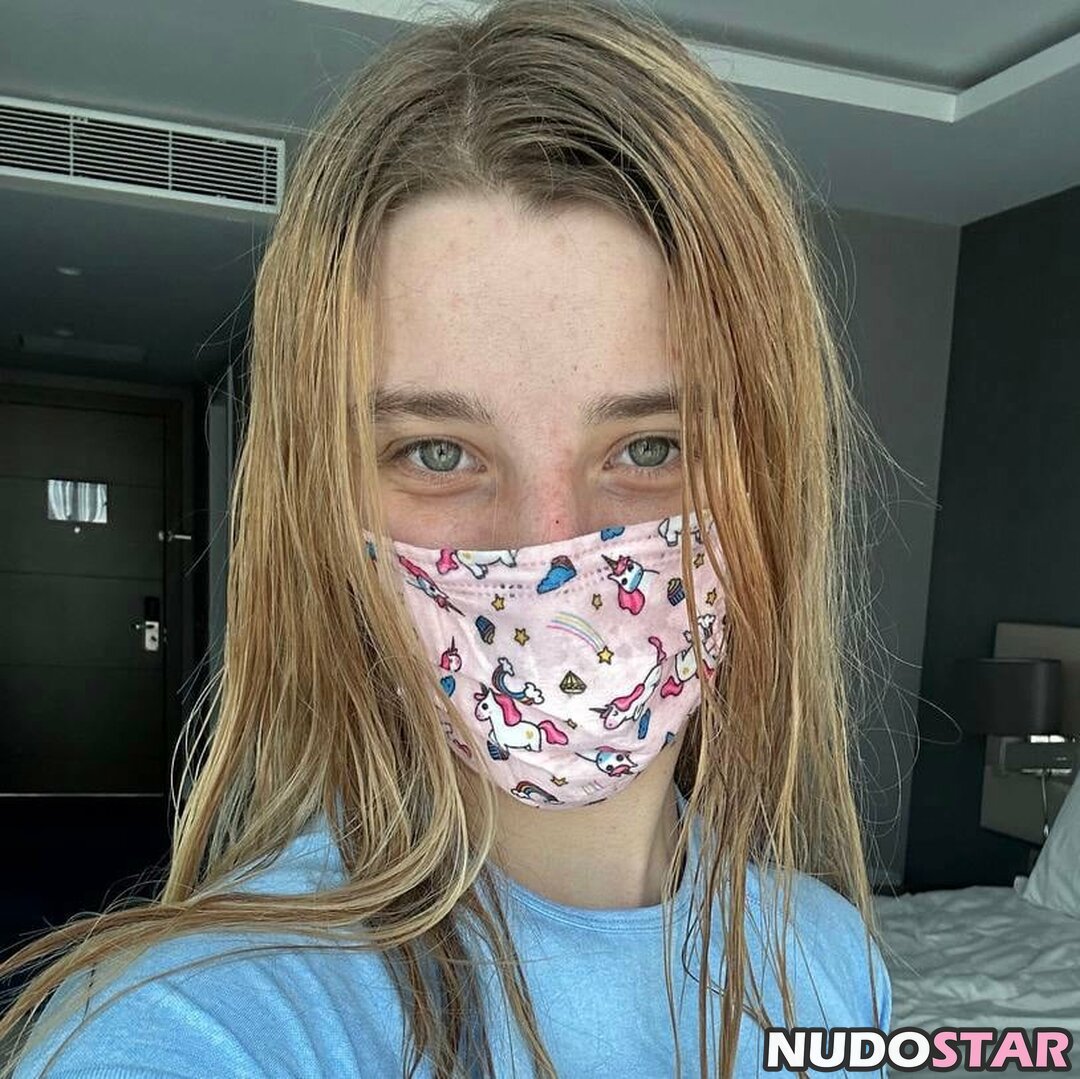 Sarah Bird as Sarah Cnacares