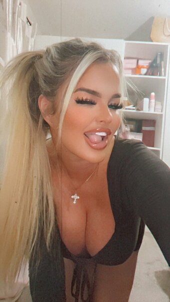 Sarah Driffield / Nicoleblondie96 / datingwithsarah / saraleighxo Nude Leaks OnlyFans Photo 2
